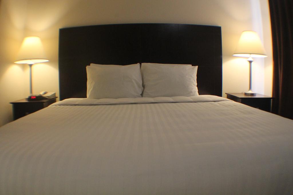 Greystone Inn & Suites Ванс Экстерьер фото