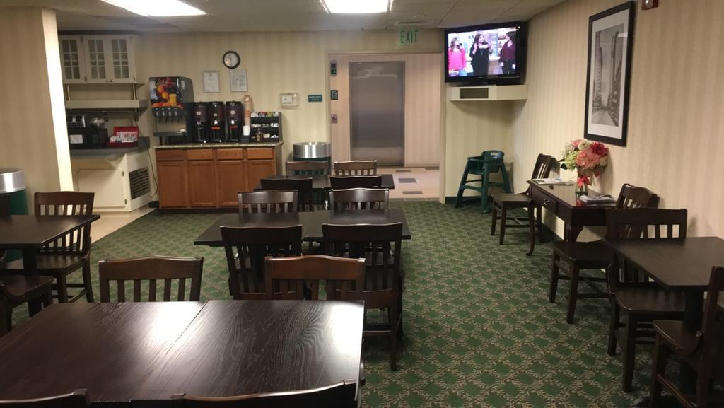 Greystone Inn & Suites Ванс Экстерьер фото