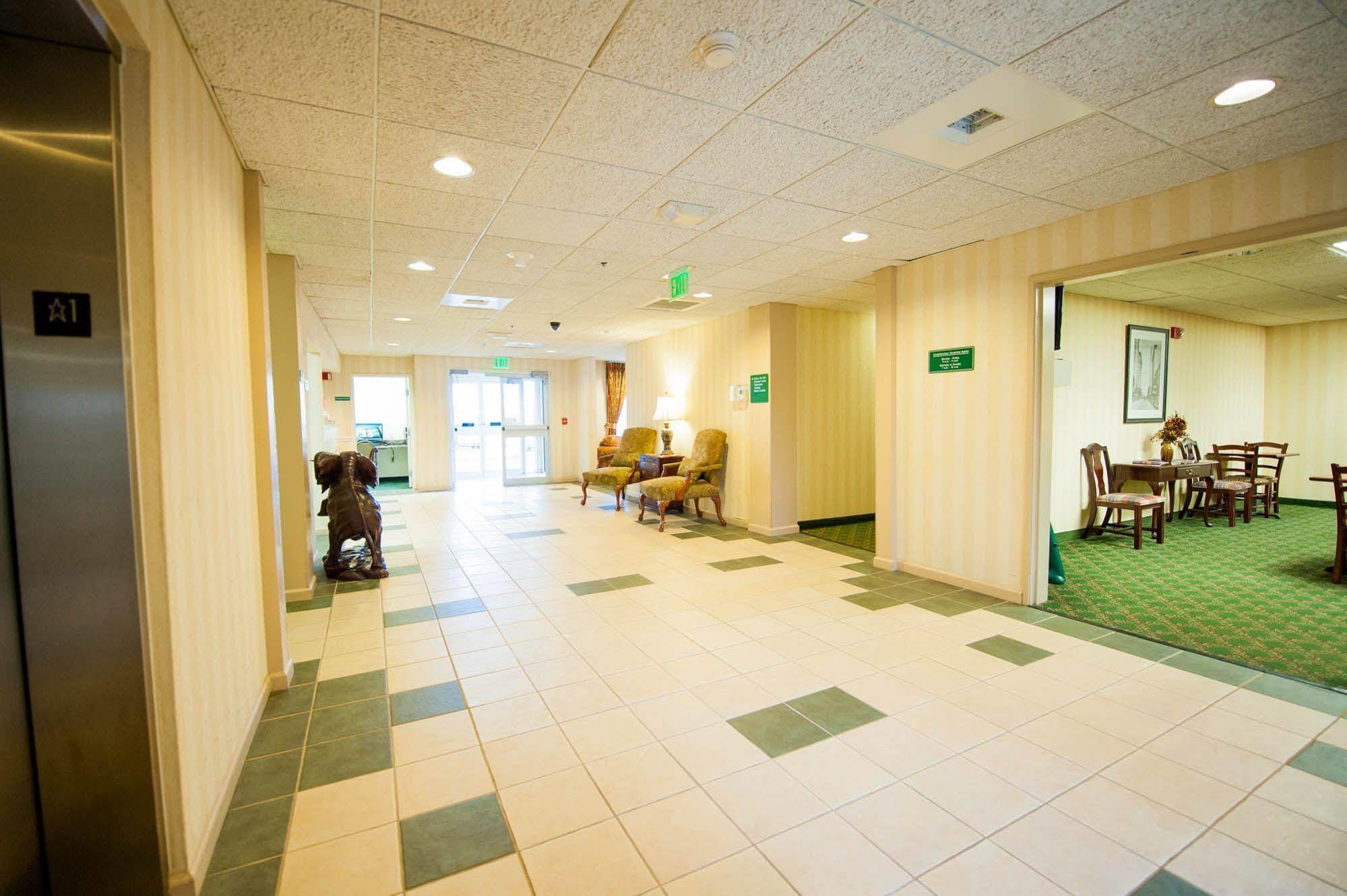 Greystone Inn & Suites Ванс Экстерьер фото