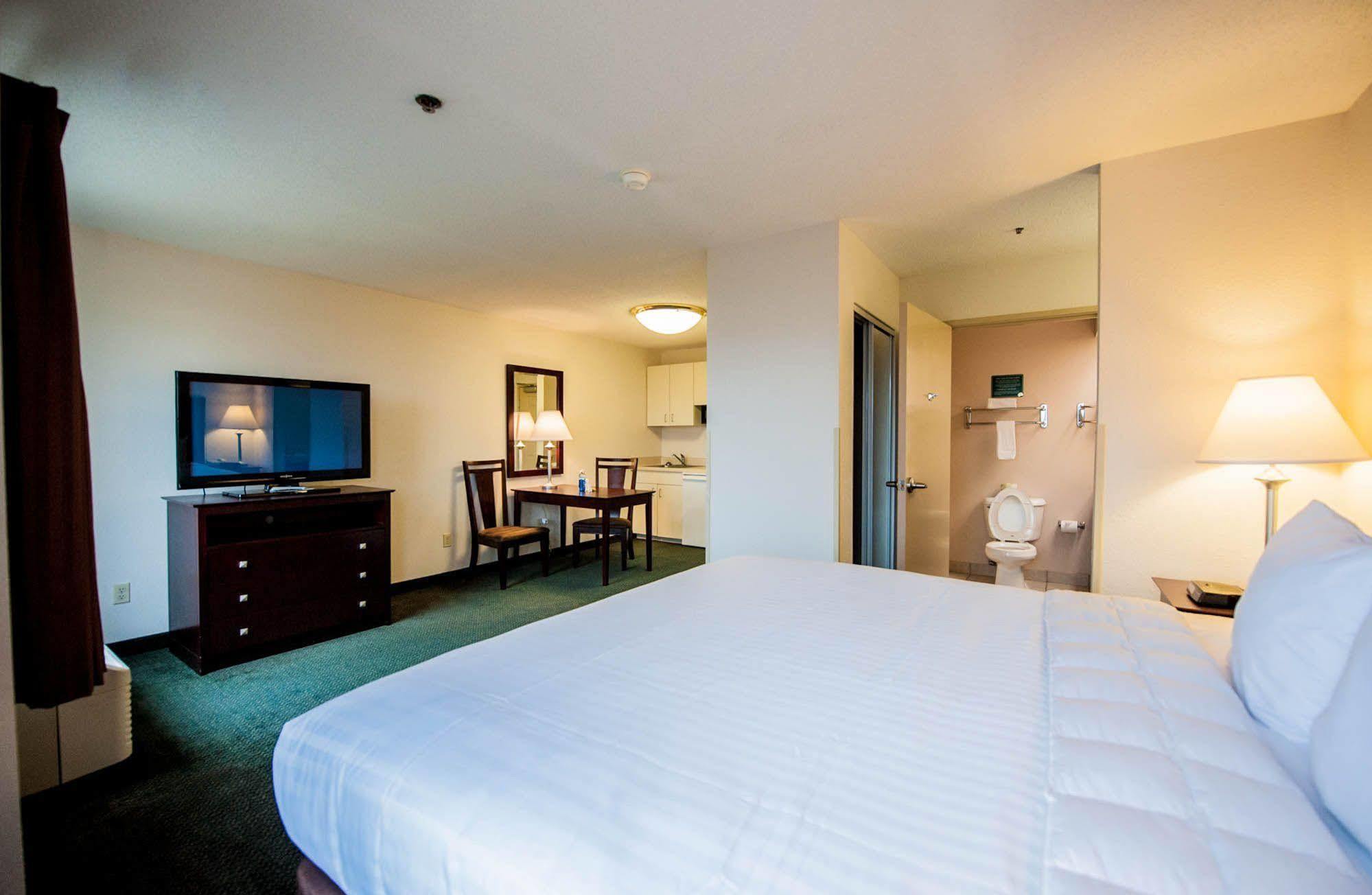 Greystone Inn & Suites Ванс Экстерьер фото